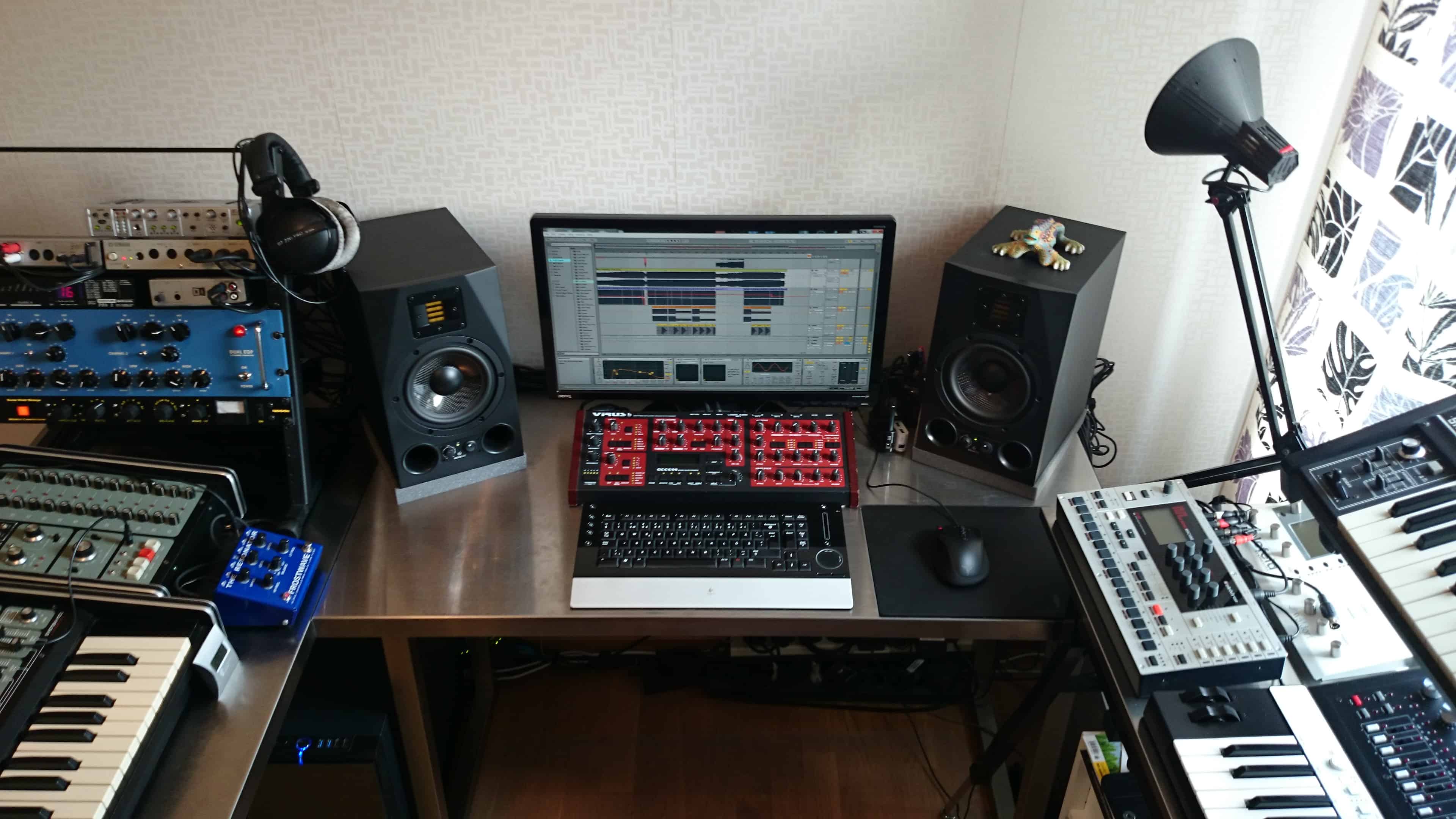 New photo of my studio together with the Adam A7X monitors | Fogelberg.com